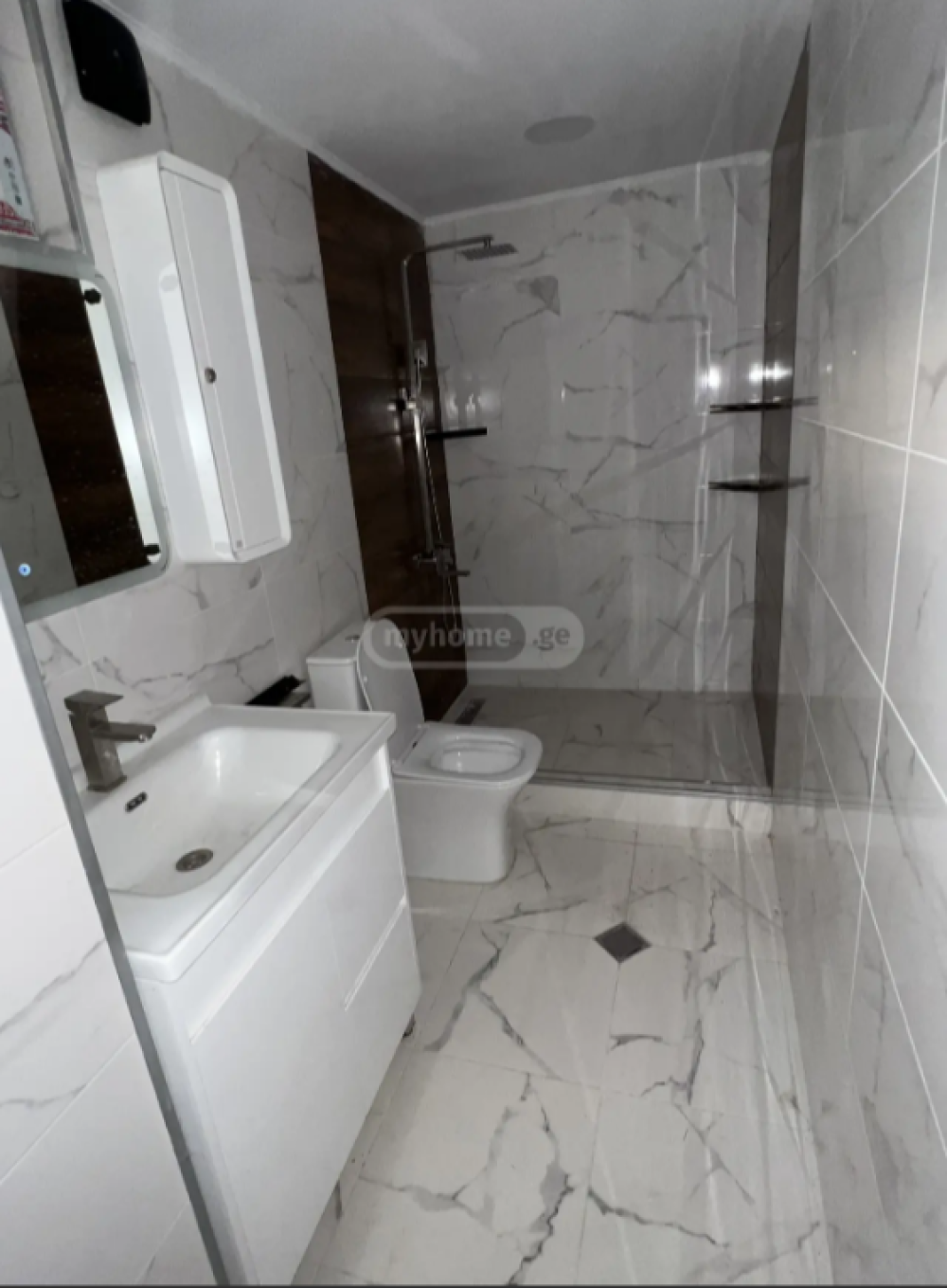 იყიდება 5 ოთახიანი აგარაკი მცხეთის მუნიციპალიტეტში